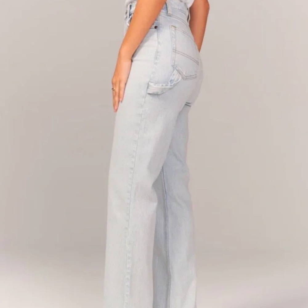 Abercrombie & Fitch Curve Love The 90s Straight Ultra High Rise Carpenter Jeans